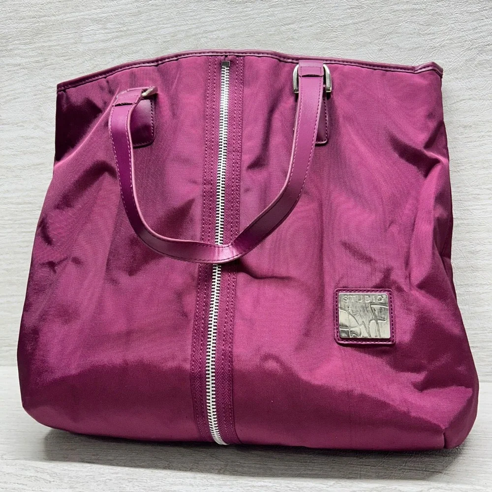 STUDIO by Diane von Furstenberg Tote Bag Plum Nylon Leather Trim Zip‎ Front